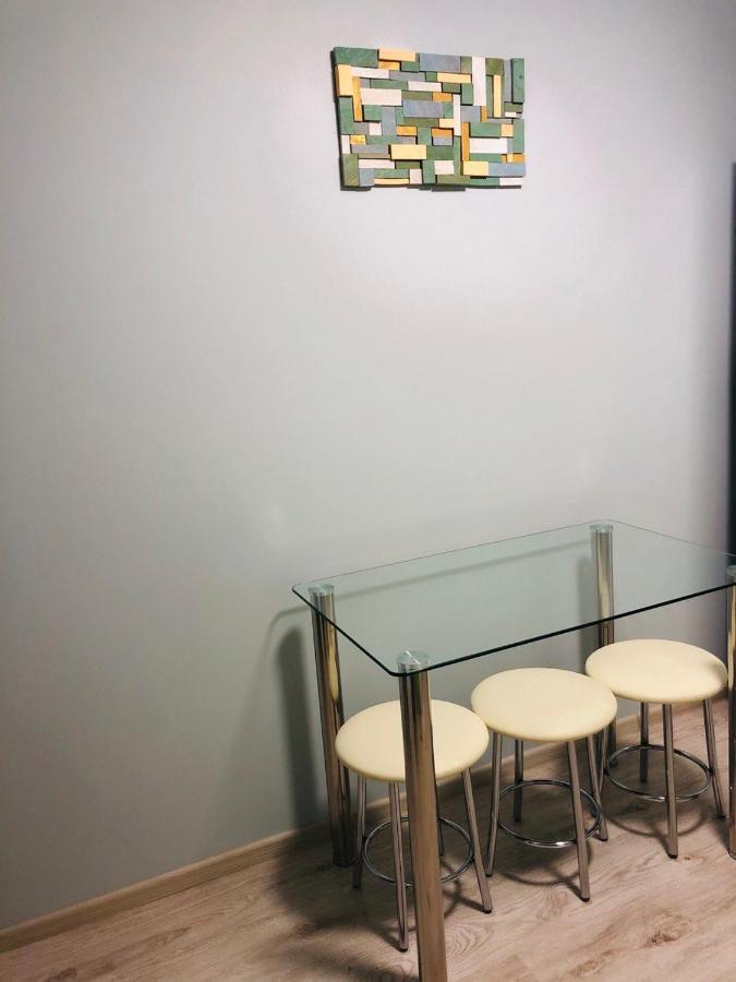Stylish And Comfortable Apartment In The Center Cherkasy Exterior foto