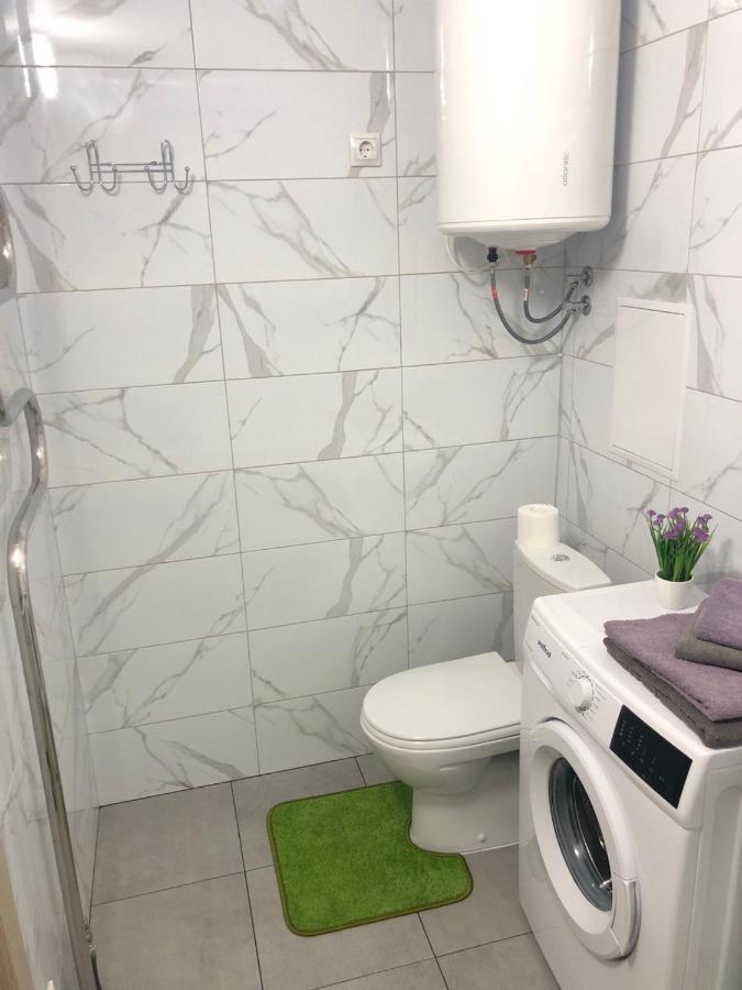 Stylish And Comfortable Apartment In The Center Cherkasy Exterior foto